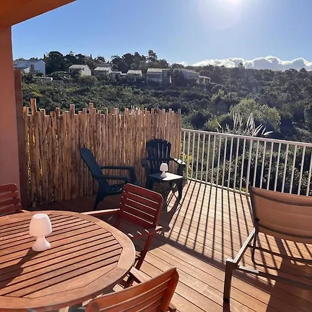 2 Chambres, Mezzanine Et Piscine Apartment