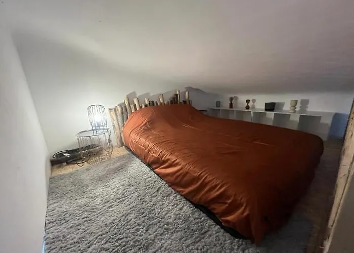 2 Chambres, Mezzanine Et Piscine Apartament *